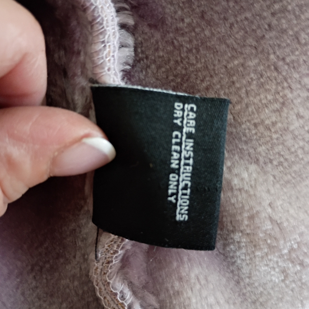 Lavender Hooded Jacket with Faux Fur Trim.Pit To Pit 20". Length 25".New No Tag - Picture 6 of 8